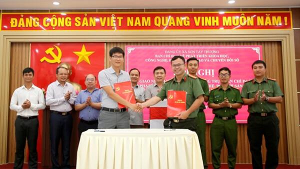 SƠN TÂY THƯỢNG: BÀN GIAO CƠ QUAN THƯỜNG TRỰC BAN CHỈ ĐẠO PHÁT TRIỂN KHOA HỌC, CÔNG NGHỆ, ĐỔI MỚI SÁNG TẠO VÀ CHUYỂN ĐỔI SỐ